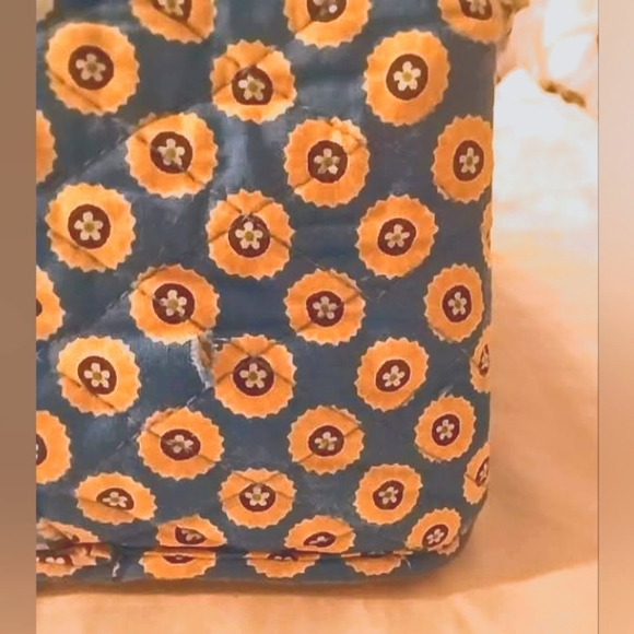 Vera Bradley lunch bag. - Picture 5 of 5